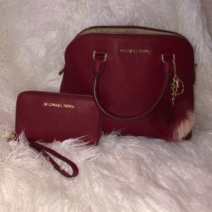 Micheal kors handbag with wallet and keychain